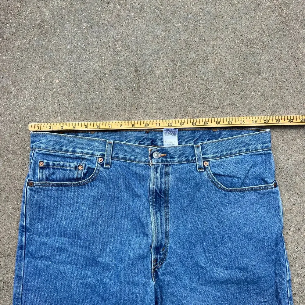 Vintage Y2K Levi's 550 Relaxed Fit Blue Jean Shorts Jorts Size 40 - Picture 6 of 9